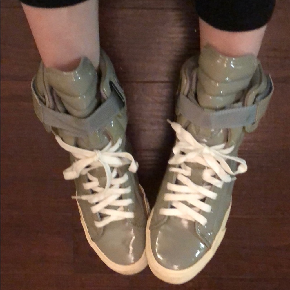 Puzzle Grey Ankle Sneakers